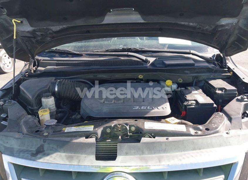 Photo 10 of 2012 Volkswagen Routan SE (VIN 2C4RVABG1CR391243)