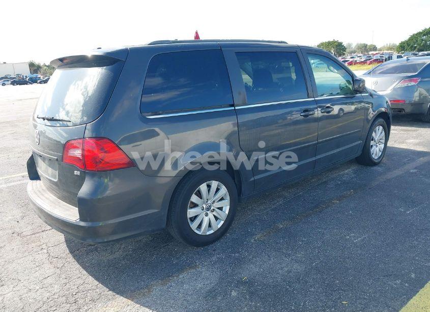 Photo 4 of 2012 Volkswagen Routan SE (VIN 2C4RVABG1CR391243)