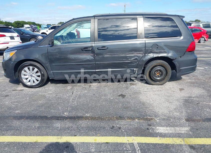 Photo 6 of 2012 Volkswagen Routan SE (VIN 2C4RVABG1CR391243)