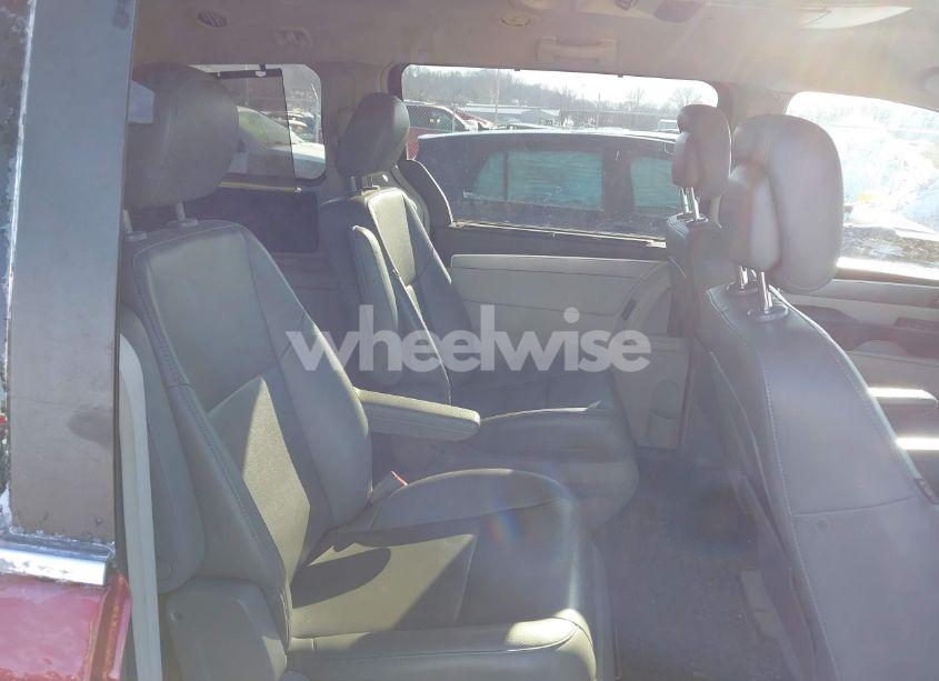 Photo 8 of 2012 Volkswagen Routan SE (VIN 2C4RVABG2CR354346)