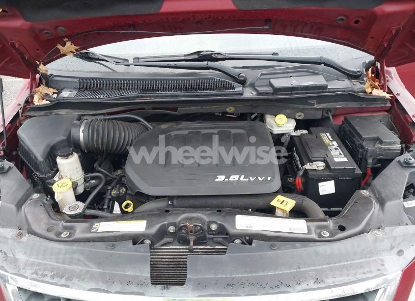 Photo 10 of 2012 Volkswagen Routan SE (VIN 2C4RVABG2CR390733)