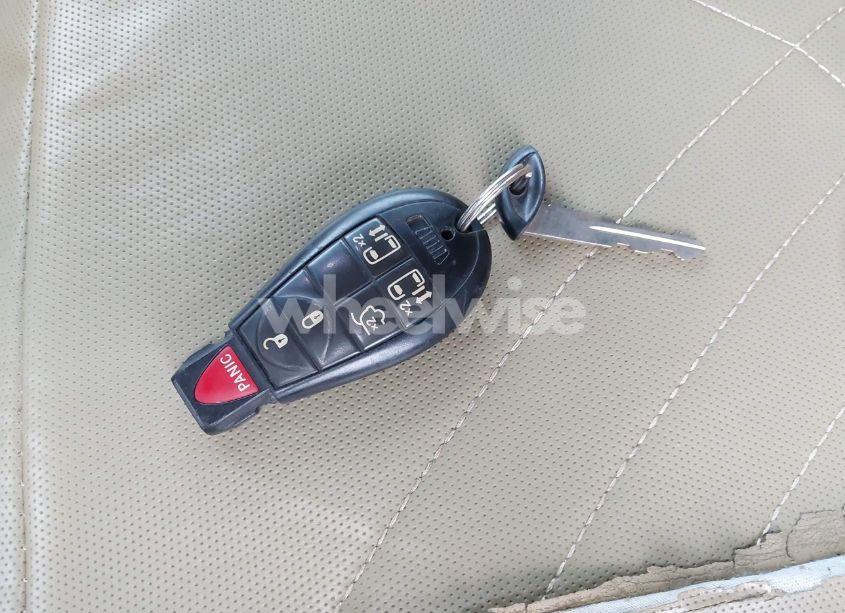 Photo 11 of 2012 Volkswagen Routan SE (VIN 2C4RVABG2CR390733)