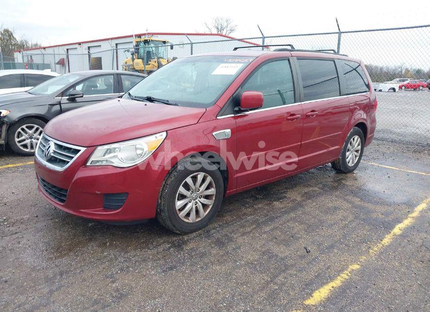 Photo 2 of 2012 Volkswagen Routan SE (VIN 2C4RVABG2CR390733)
