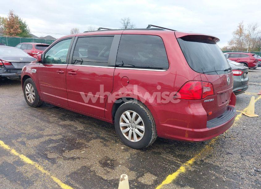 Photo 3 of 2012 Volkswagen Routan SE (VIN 2C4RVABG2CR390733)