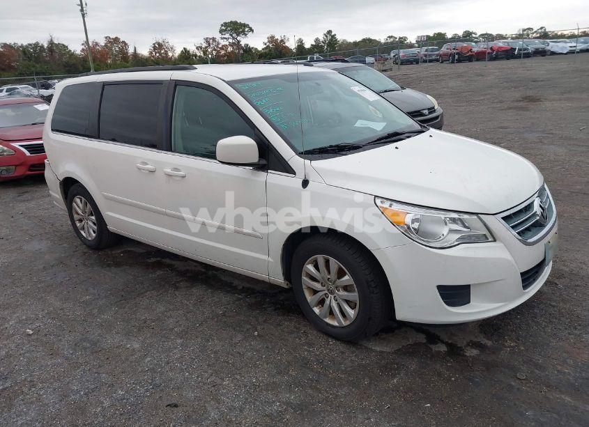 2012 Volkswagen Routan SE (VIN 2C4RVABG3CR355361) main photo