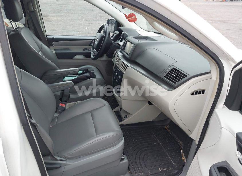 Photo 5 of 2012 Volkswagen Routan SE (VIN 2C4RVABG3CR355361)