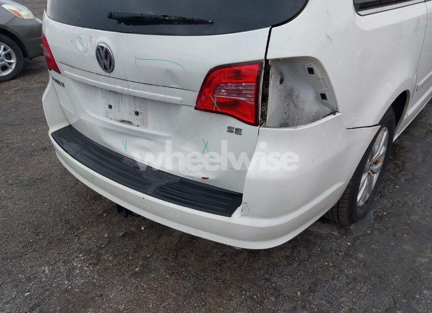 Photo 6 of 2012 Volkswagen Routan SE (VIN 2C4RVABG3CR355361)