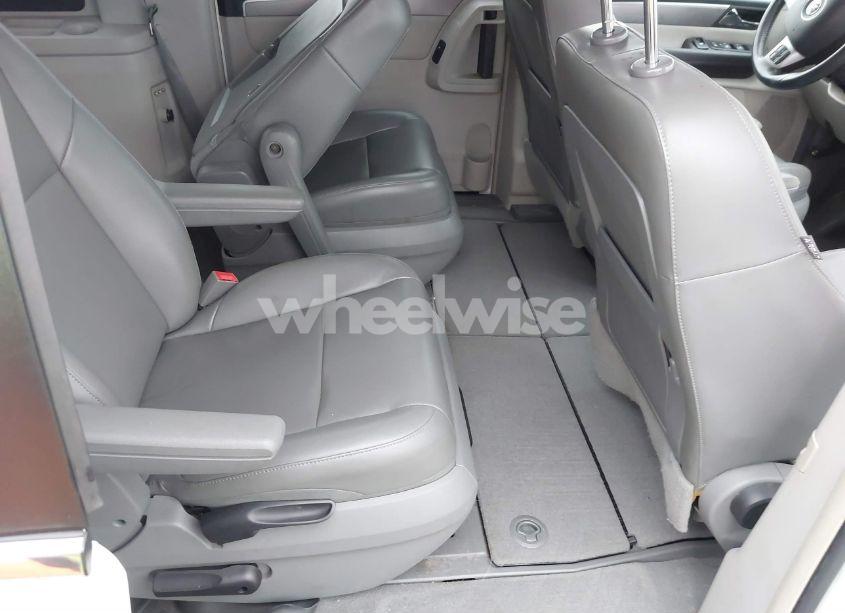 Photo 8 of 2012 Volkswagen Routan SE (VIN 2C4RVABG3CR355361)