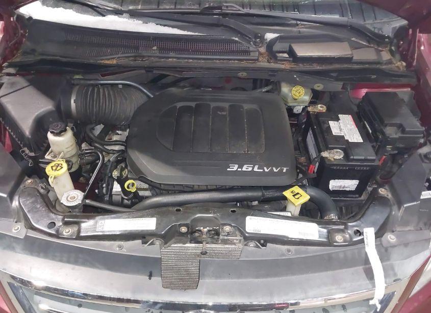 Photo 10 of 2012 Volkswagen Routan SE (VIN 2C4RVABG3CR390577)