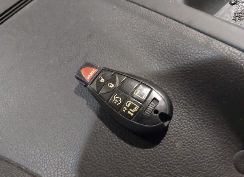 Photo 11 of 2012 Volkswagen Routan SE (VIN 2C4RVABG3CR390577)