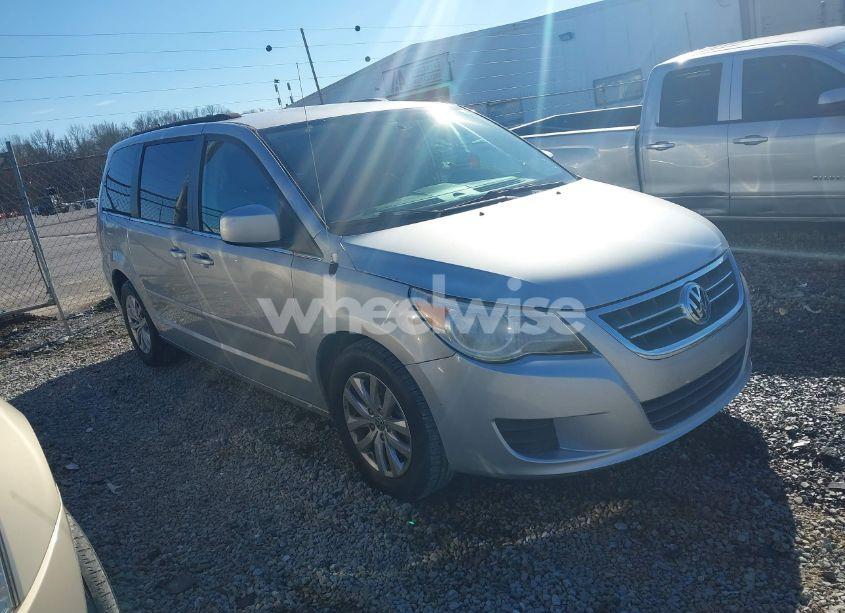 2012 Volkswagen Routan SE (VIN 2C4RVABG4CR151958) main photo