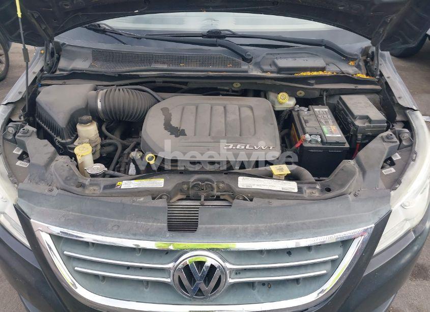 Photo 10 of 2012 Volkswagen Routan SE (VIN 2C4RVABG4CR217571)