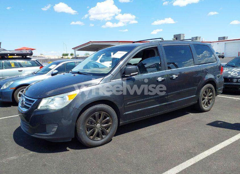 Photo 13 of 2012 Volkswagen Routan SE (VIN 2C4RVABG4CR217571)