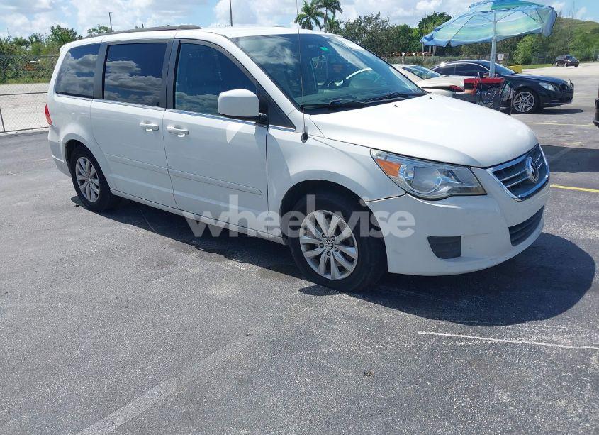 2012 Volkswagen Routan SE (VIN 2C4RVABG4CR294022) main photo