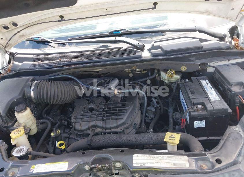 Photo 10 of 2012 Volkswagen Routan SE (VIN 2C4RVABG4CR294022)