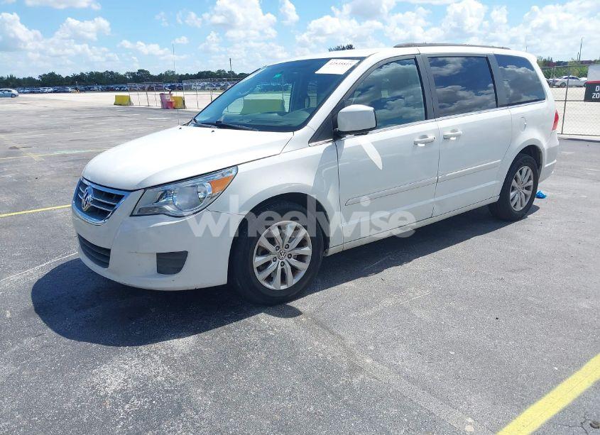 Photo 2 of 2012 Volkswagen Routan SE (VIN 2C4RVABG4CR294022)