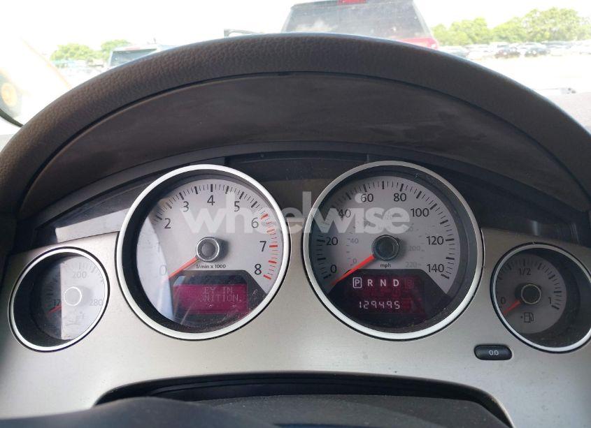 Photo 7 of 2012 Volkswagen Routan SE (VIN 2C4RVABG4CR294022)