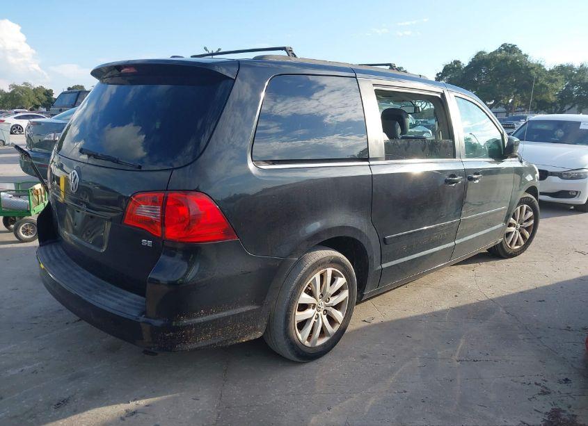 Photo 4 of 2012 Volkswagen Routan SE (VIN 2C4RVABG4CR391611)