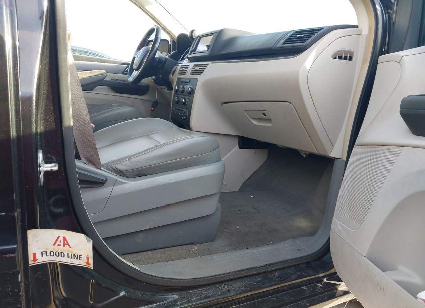 Photo 6 of 2012 Volkswagen Routan SE (VIN 2C4RVABG4CR391611)