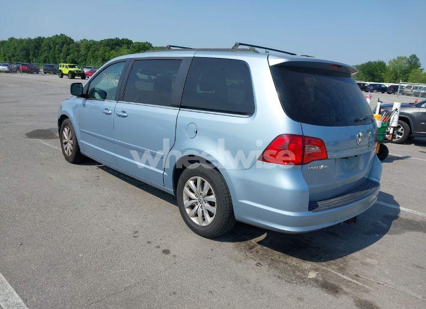 Photo 3 of 2012 Volkswagen Routan SE (VIN 2C4RVABG5CR309319)