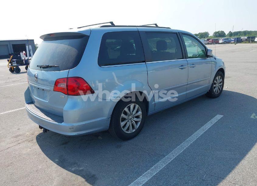 Photo 4 of 2012 Volkswagen Routan SE (VIN 2C4RVABG5CR309319)