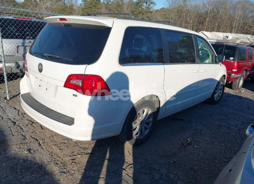 Photo 4 of 2012 Volkswagen Routan SE (VIN 2C4RVABG6CR194004)