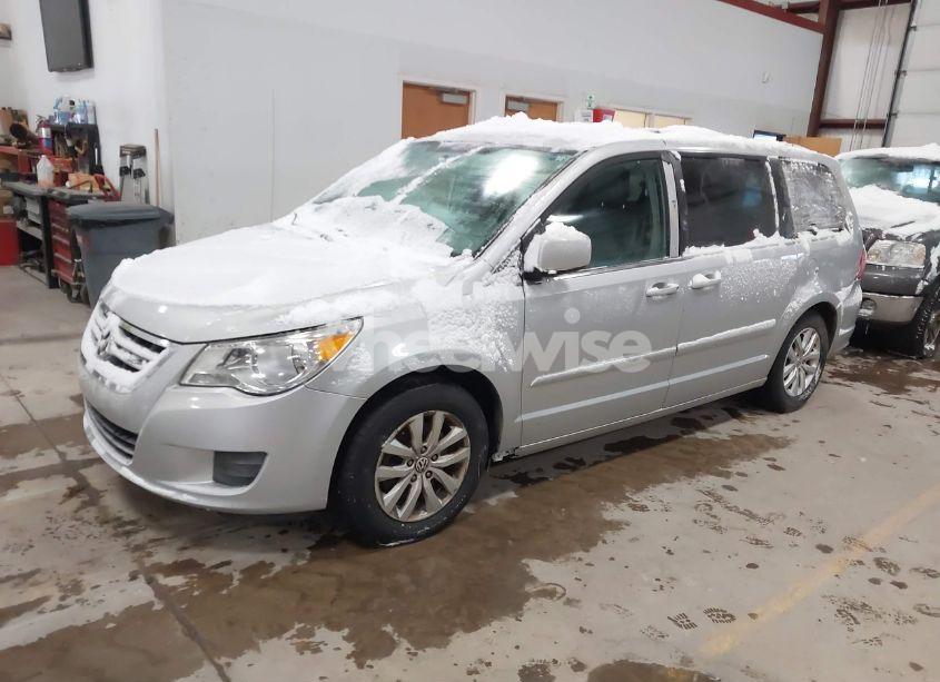 Photo 2 of 2012 Volkswagen Routan SE (VIN 2C4RVABG7CR293513)