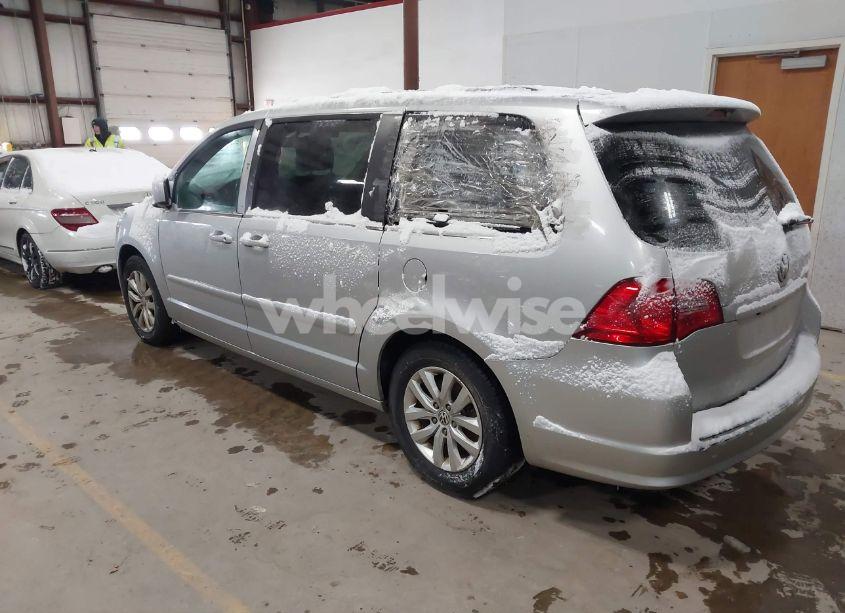 Photo 3 of 2012 Volkswagen Routan SE (VIN 2C4RVABG7CR293513)