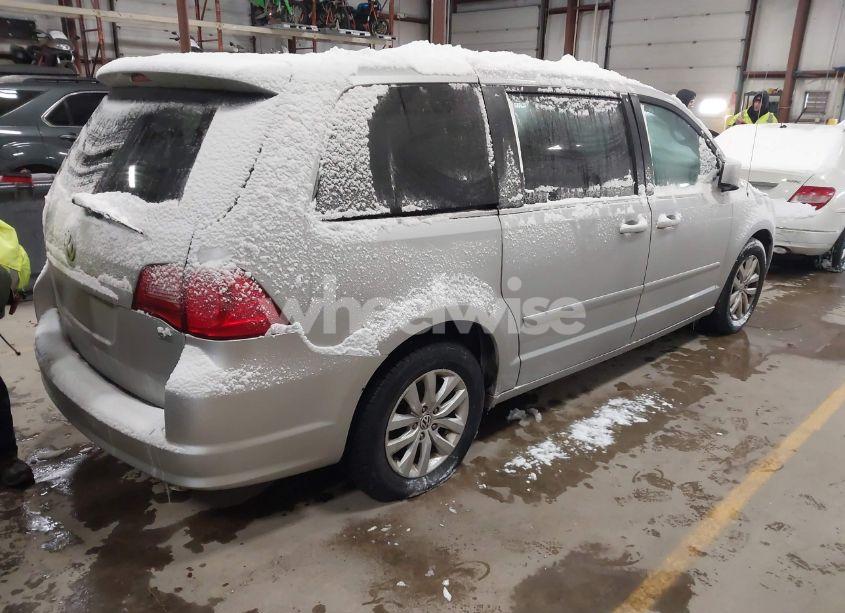 Photo 4 of 2012 Volkswagen Routan SE (VIN 2C4RVABG7CR293513)