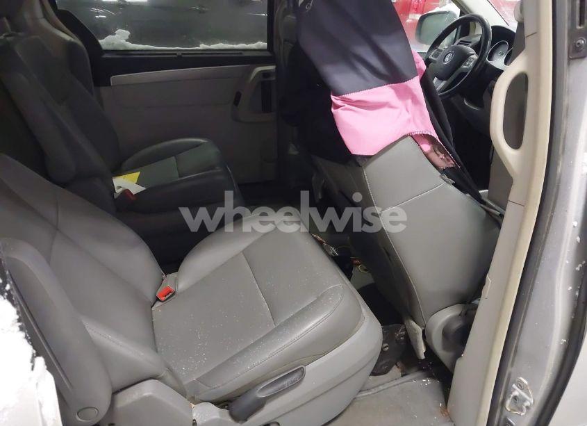 Photo 8 of 2012 Volkswagen Routan SE (VIN 2C4RVABG7CR293513)