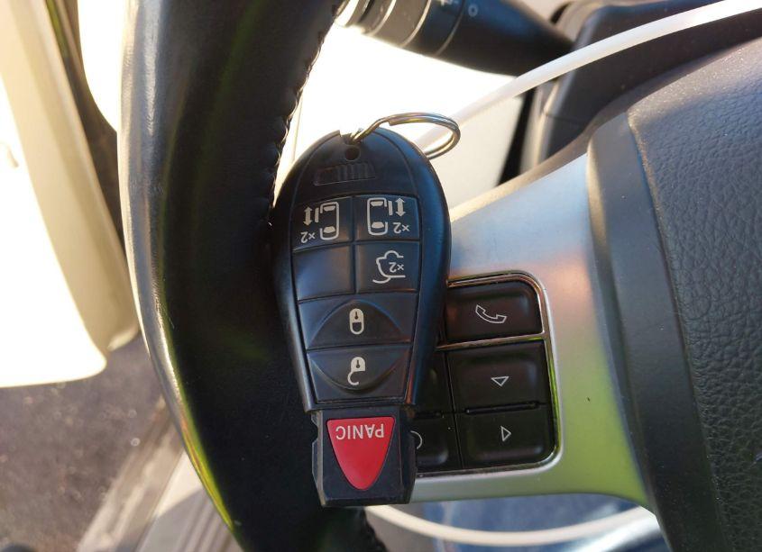 Photo 11 of 2012 Volkswagen Routan SE (VIN 2C4RVABG7CR392221)