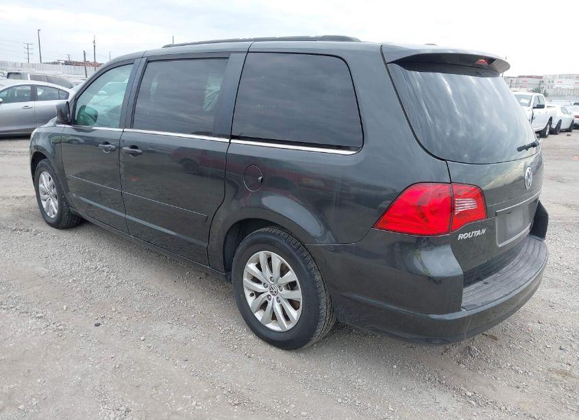 Photo 3 of 2012 Volkswagen Routan SE (VIN 2C4RVABG7CR392221)
