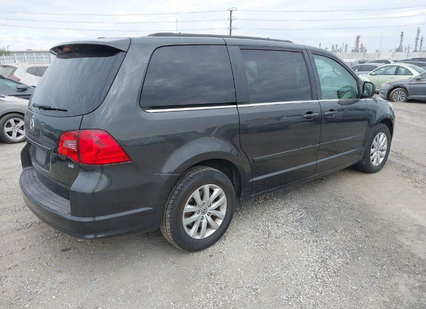 Photo 4 of 2012 Volkswagen Routan SE (VIN 2C4RVABG7CR392221)