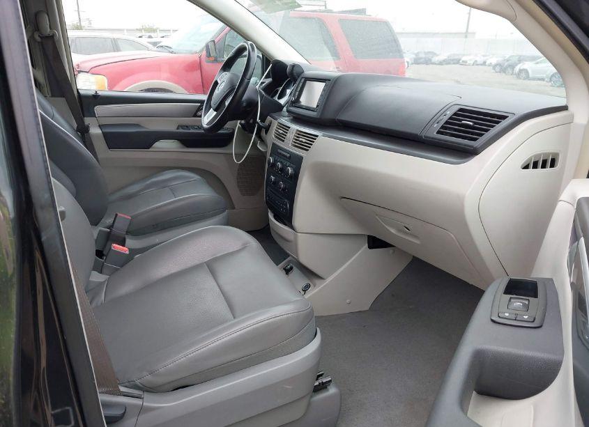Photo 5 of 2012 Volkswagen Routan SE (VIN 2C4RVABG7CR392221)
