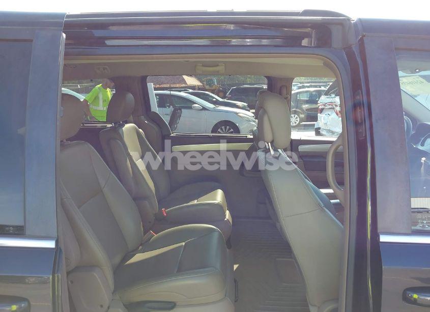 Photo 8 of 2012 Volkswagen Routan SE (VIN 2C4RVABG7CR393675)