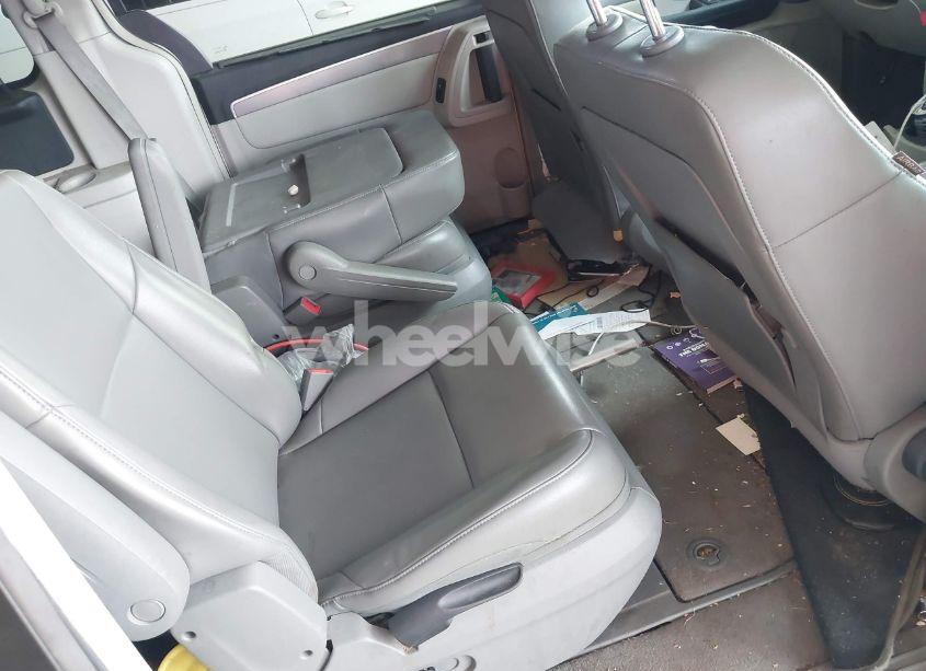 Photo 8 of 2012 Volkswagen Routan SE (VIN 2C4RVABG8CR152112)