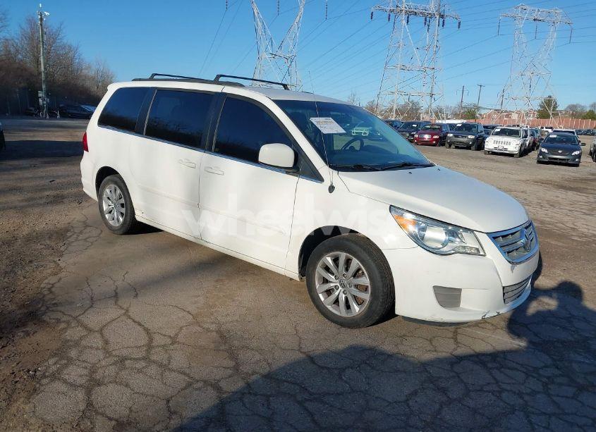 2012 Volkswagen Routan SE (VIN 2C4RVABG8CR217704) main photo