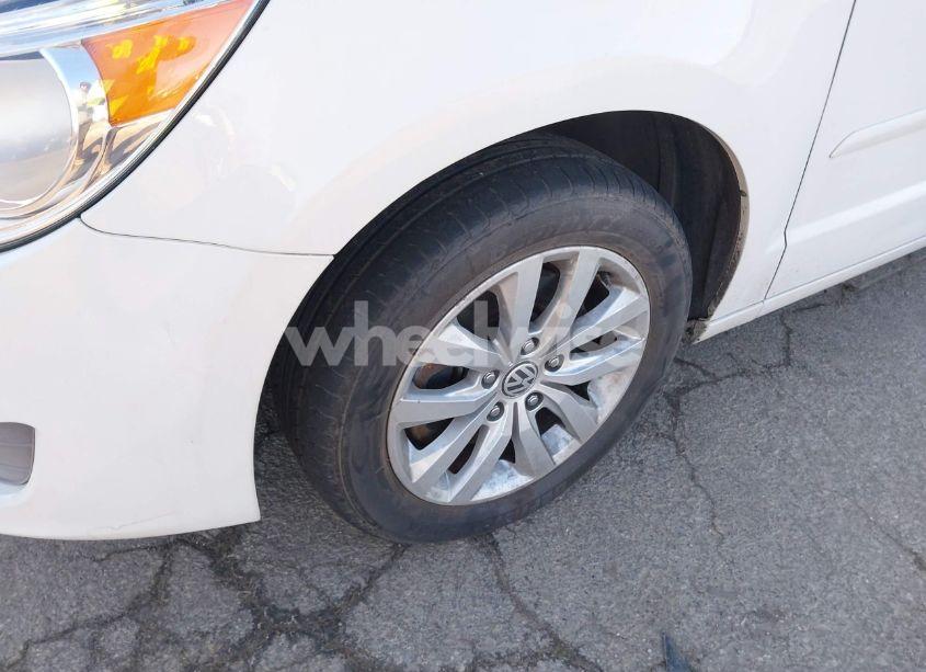 Photo 12 of 2012 Volkswagen Routan SE (VIN 2C4RVABG8CR217704)