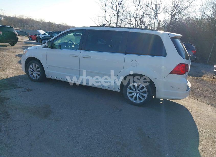 Photo 3 of 2012 Volkswagen Routan SE (VIN 2C4RVABG8CR217704)