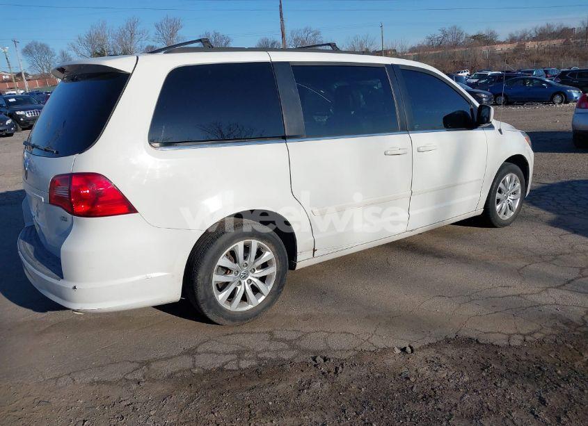 Photo 4 of 2012 Volkswagen Routan SE (VIN 2C4RVABG8CR217704)
