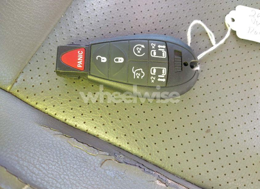 Photo 11 of 2012 Volkswagen Routan SE (VIN 2C4RVABG8CR293634)