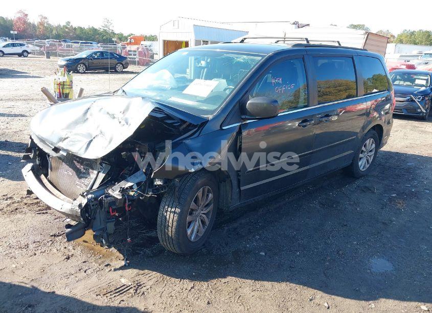 Photo 2 of 2012 Volkswagen Routan SE (VIN 2C4RVABG8CR293634)