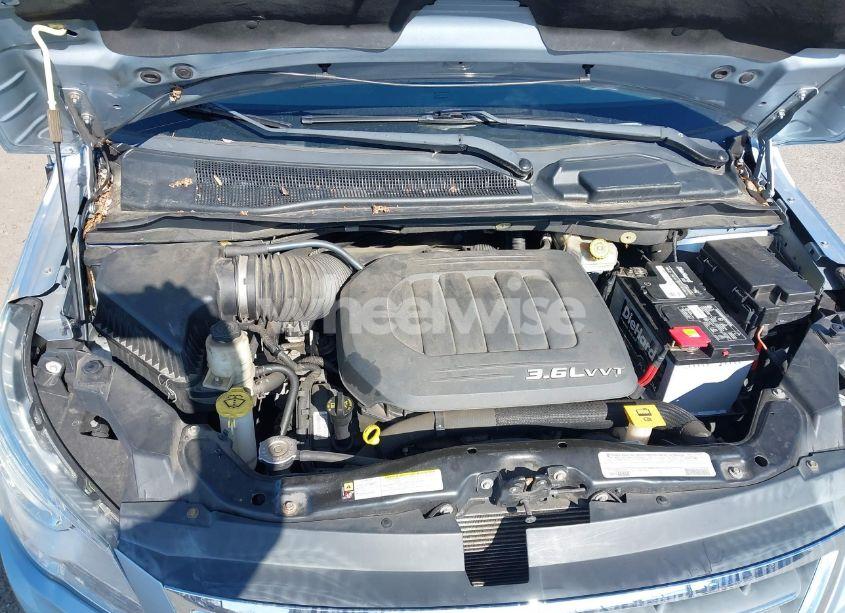 Photo 10 of 2012 Volkswagen Routan SE (VIN 2C4RVABG8CR309296)