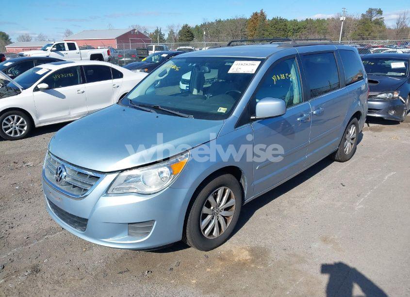 Photo 2 of 2012 Volkswagen Routan SE (VIN 2C4RVABG8CR309296)