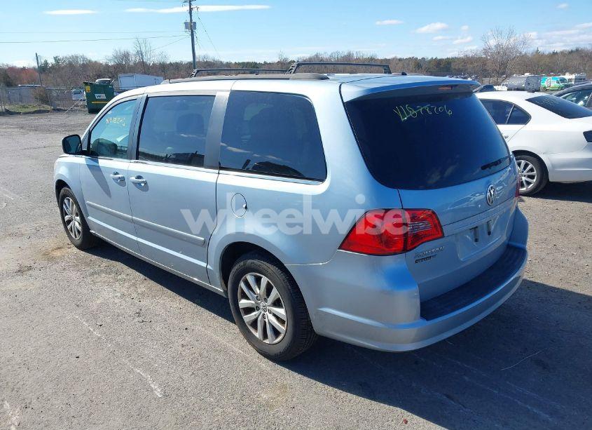 Photo 3 of 2012 Volkswagen Routan SE (VIN 2C4RVABG8CR309296)