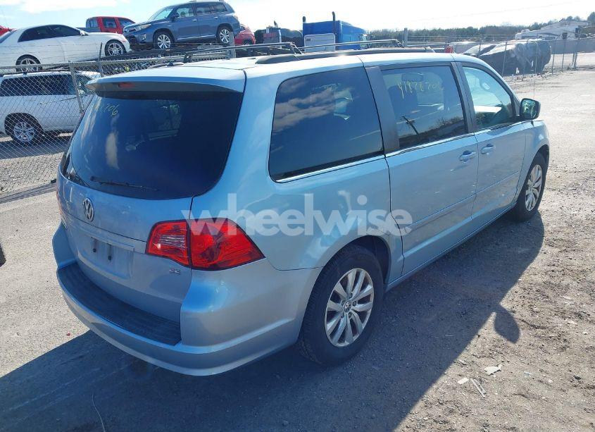 Photo 4 of 2012 Volkswagen Routan SE (VIN 2C4RVABG8CR309296)
