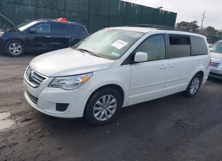 Photo 2 of 2012 Volkswagen Routan SE (VIN 2C4RVABGXCR391726)