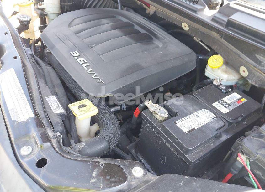 Photo 10 of 2012 Volkswagen Routan SE (VIN 2C4RVABGXCR391886)