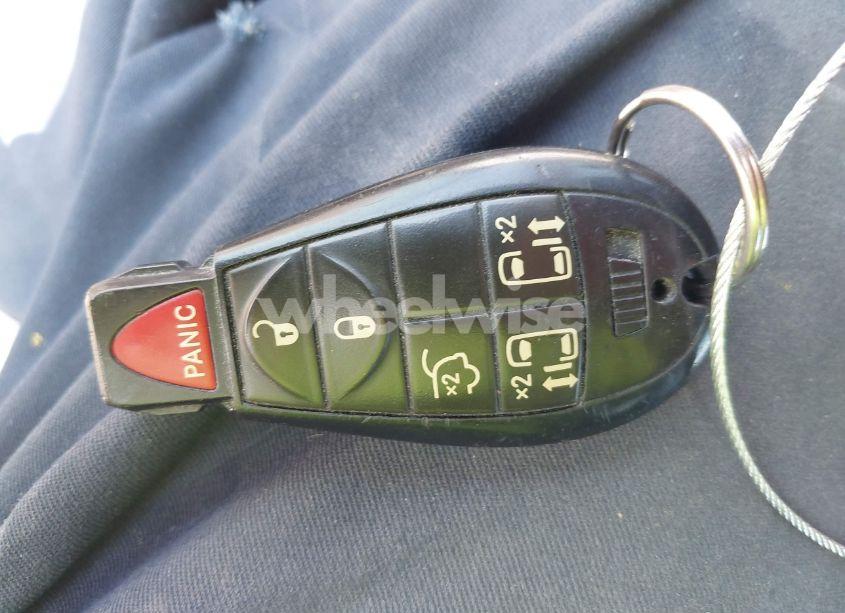 Photo 11 of 2012 Volkswagen Routan SE (VIN 2C4RVABGXCR391886)