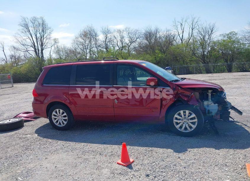 Photo 14 of 2012 Volkswagen Routan SE (VIN 2C4RVABGXCR391886)